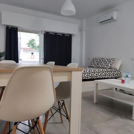 Apartamento Omega Ll Apartment Торемолинос Екстериор снимка